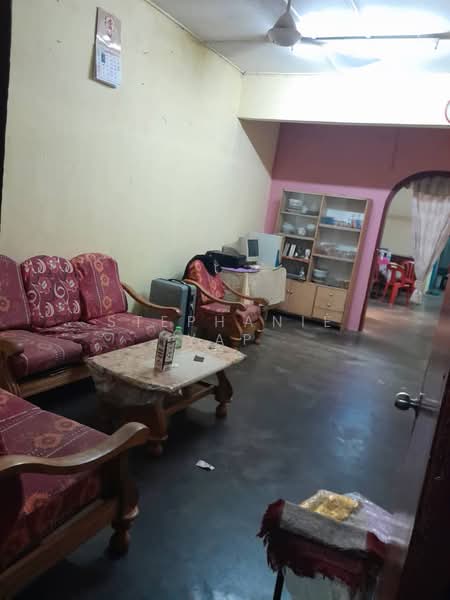 2-storey Terraced House for Rent in Taman Jaya Utama (Telok Panglima Garang) - Stephanie Yap - Living Room - PropertyGuru.com.my