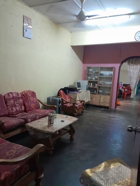 2-storey Terraced House for Rent in Taman Jaya Utama (Telok Panglima Garang) - Stephanie Yap - Living Room - PropertyGuru.com.my