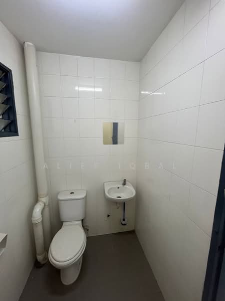 Apartment for Sale at Pangsapuri Akasia (Bandar Botanic) - Aliff Iqbal - PropertyGuru.com.my