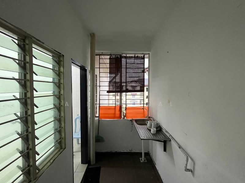Apartment for Sale at Pangsapuri Akasia (Bandar Botanic) - Aliff Iqbal - PropertyGuru.com.my