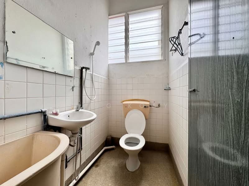 Semi-Detached House for Rent in Pulau Tikus (Penang) - Ping Koay - Bathroom - PropertyGuru.com.my