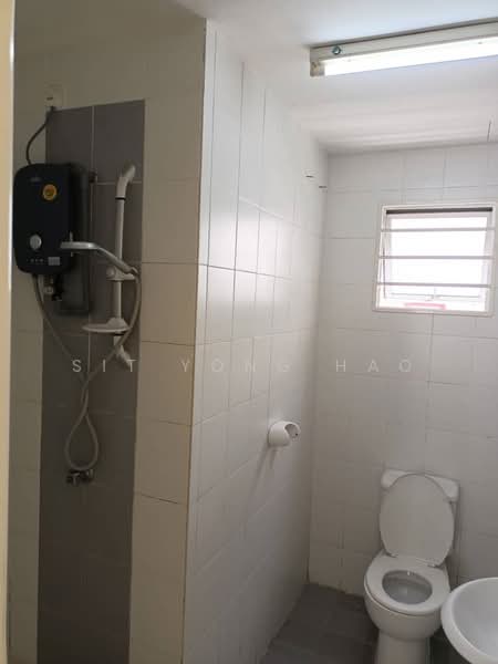 Apartment for Rent at Kristal Heights - Sit Yong Hao - Bathroom - PropertyGuru.com.my