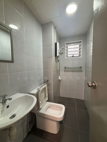 Condominium for Rent at The Edge Residence - Caden Phang - Bathroom - PropertyGuru.com.my