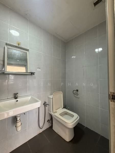 Condominium for Rent at The Edge Residence - Caden Phang - Bathroom - PropertyGuru.com.my