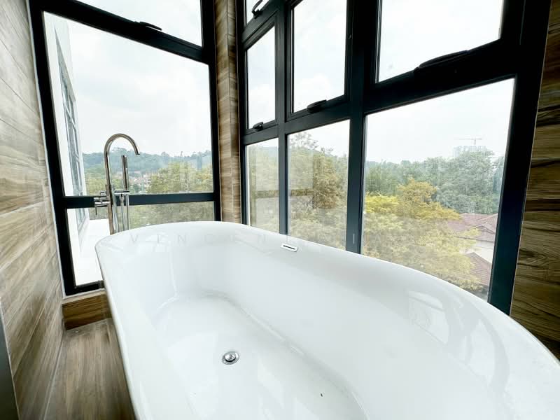 Semi-Detached House for Sale in Seksyen 9 (Kota Damansara) - Vincent Liaw - Bathroom - PropertyGuru.com.my