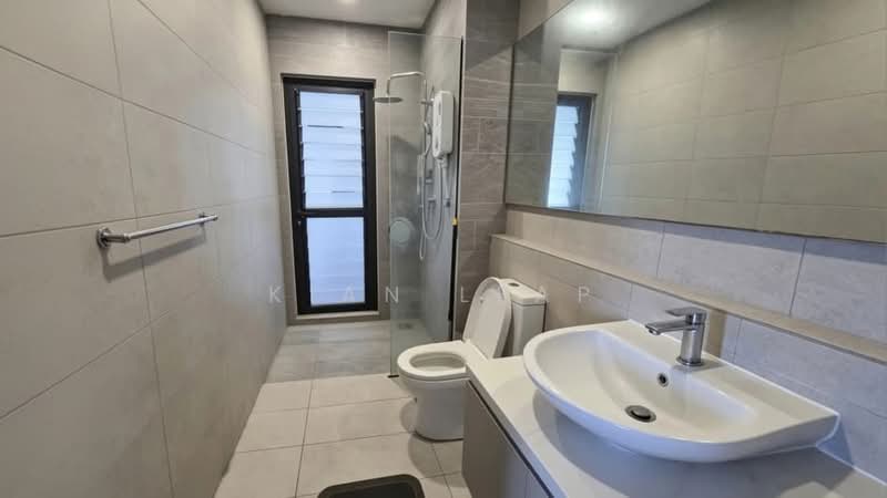 Service Residence for Sale at Atwater : Service Residences - Kian Leap - Bathroom - PropertyGuru.com.my