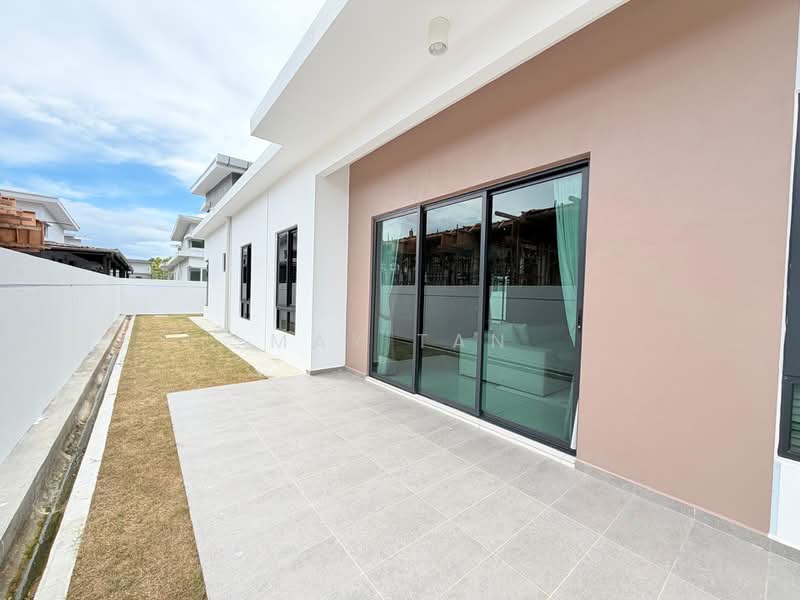 Bungalow for Sale in Bandar Seri Impian (Kluang) - May Tan - PropertyGuru.com.my