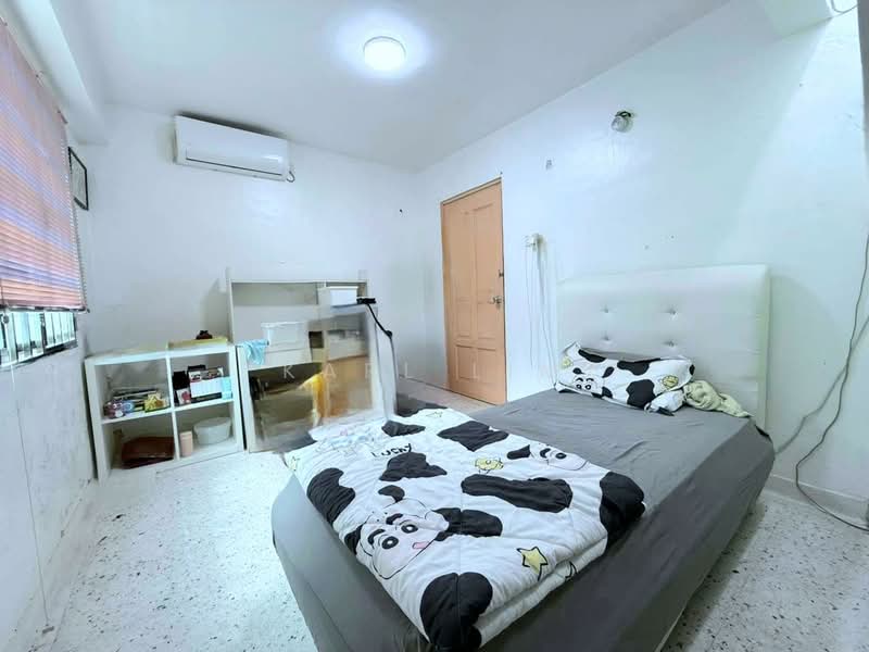 1-storey Terraced House for Rent in Taman Pelangi (Johor Bahru) - Karl Lim - Bedroom - PropertyGuru.com.my