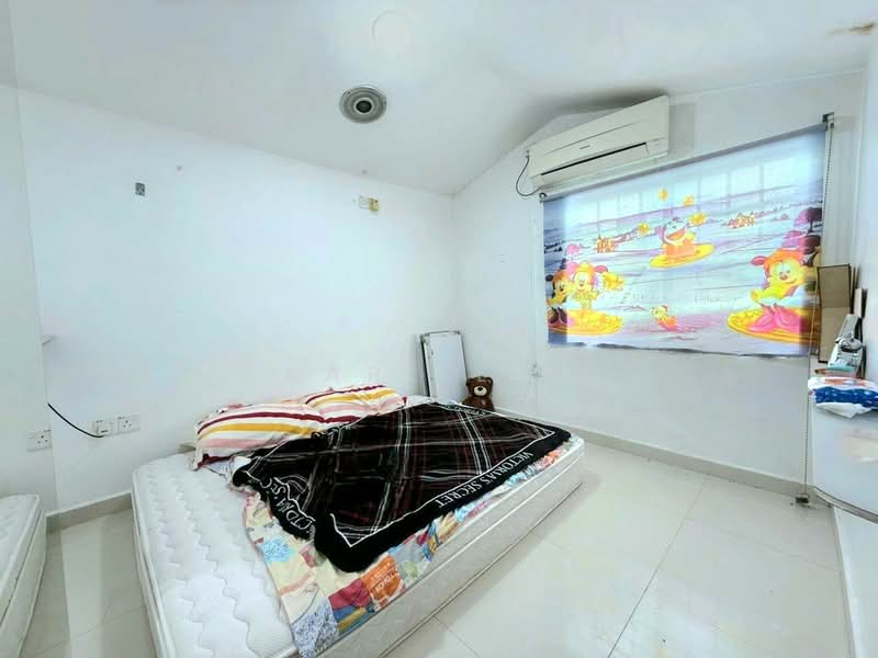 1-storey Terraced House for Rent in Taman Pelangi (Johor Bahru) - Karl Lim - Bedroom - PropertyGuru.com.my