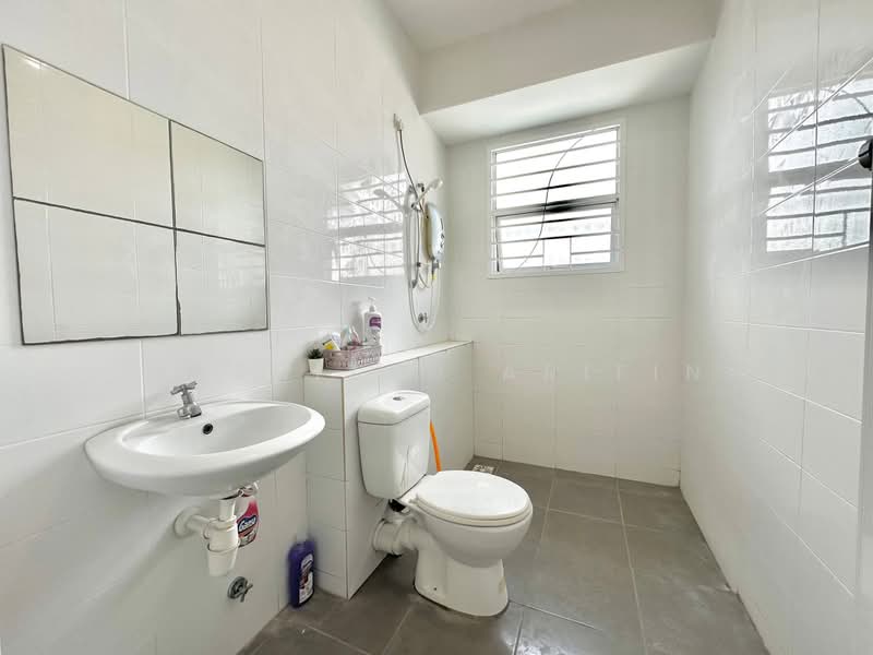 Rumah Teres 3 Tingkat untuk Dijual di Kajang (Selangor) - Masnizah Arifin - Bathroom - PropertyGuru.com.my