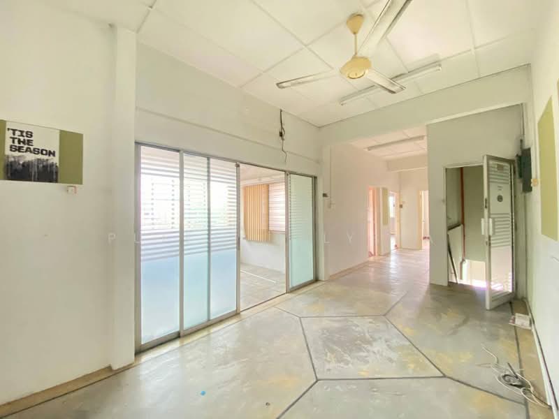 Shop for Rent in SS19 (Subang Jaya) - Puteri Ellysha - Interior - PropertyGuru.com.my