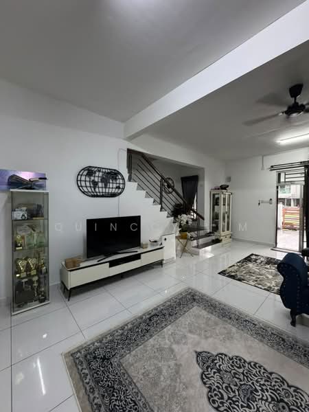 2-storey Terraced House for Sale in Taman Bestari Indah (Ulu Tiram) - Quinccy Lim - Living Room - PropertyGuru.com.my