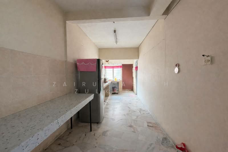 2-storey Terraced House for Sale in Subang (Selangor) - Zairul Asrah Zulkefli - Kitchen - PropertyGuru.com.my