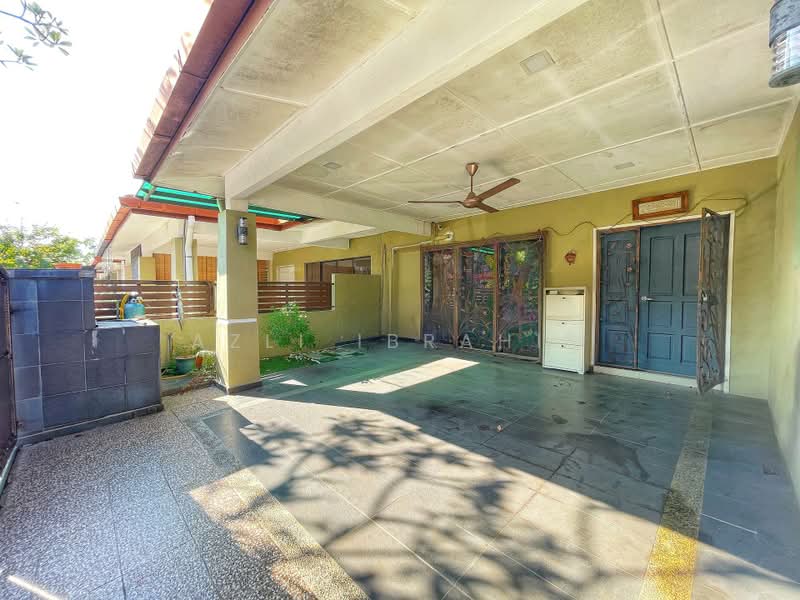 Rumah Teres 2 Tingkat untuk Dijual di Bandar Nusaputra (Puchong) - Azli Ibrahim - Exterior - PropertyGuru.com.my