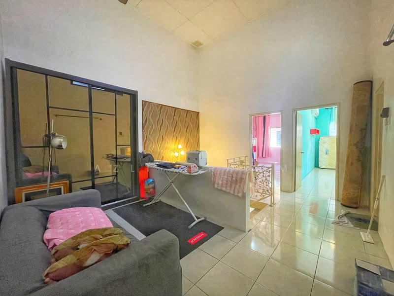 Rumah Teres 2 Tingkat untuk Dijual di Bandar Nusaputra (Puchong) - Azli Ibrahim - Living Room - PropertyGuru.com.my