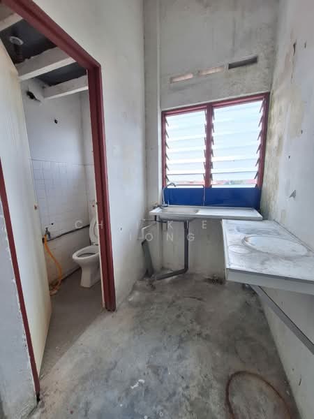 Office for Rent in Beserah (Pahang) - Chai Kiew Tiong - Bathroom - PropertyGuru.com.my