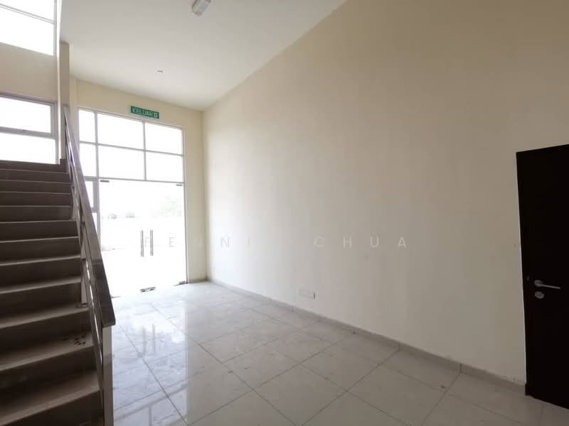 Semi-D Factory for Rent in Taman Pasir Putih (Pasir Gudang) - Fennie Chua - Entrance - PropertyGuru.com.my