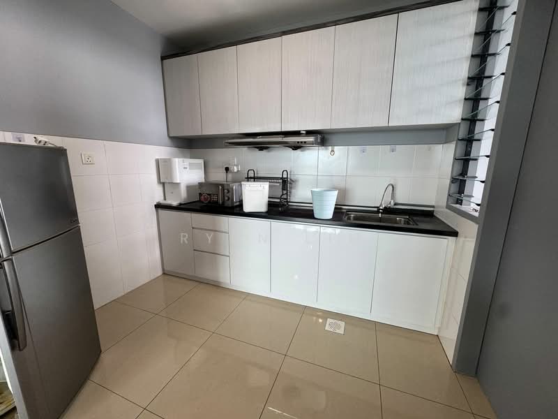 Kondominium untuk Dijual di Fairway Suites - Rynn Lim - Kitchen - PropertyGuru.com.my