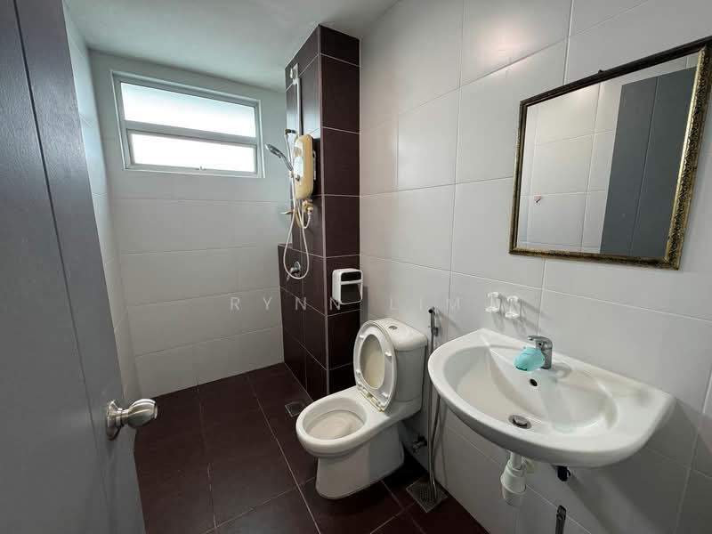 Kondominium untuk Dijual di Fairway Suites - Rynn Lim - Bathroom - PropertyGuru.com.my