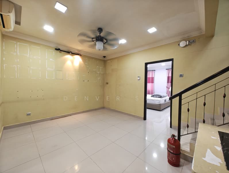 3-storey Terraced House for Sale in Balakong (Selangor) - Denver Sin - Living Room - PropertyGuru.com.my