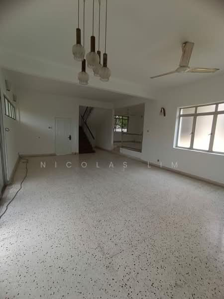 Rumah Berkembar untuk Dijual di Taman Yarl (Jalan Klang Lama (Old Klang Road)) - Nicolas Lim - Living Room - PropertyGuru.com.my