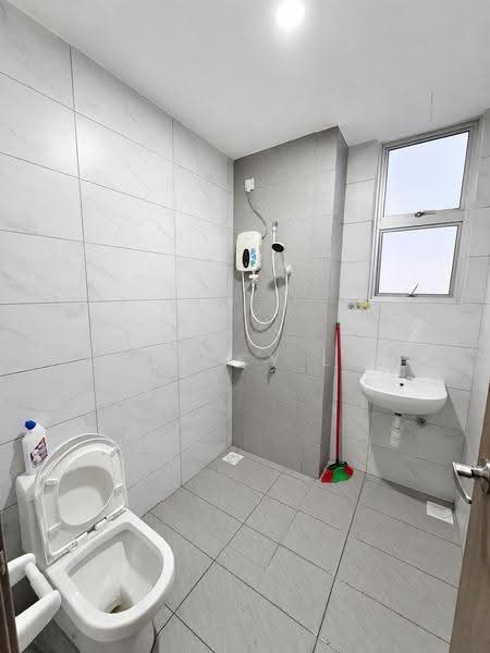 Service Residence for Rent at SKS Habitat - Quinccy Lim - Bathroom - PropertyGuru.com.my