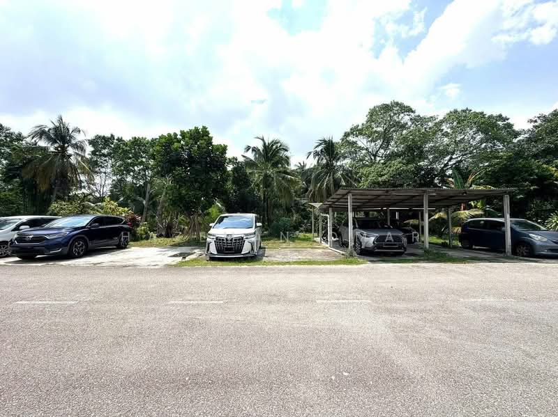 Rumah Teres 2 Tingkat untuk Dijual di Seksyen 19 (Shah Alam) - Hazeman Omar - Car Park - PropertyGuru.com.my