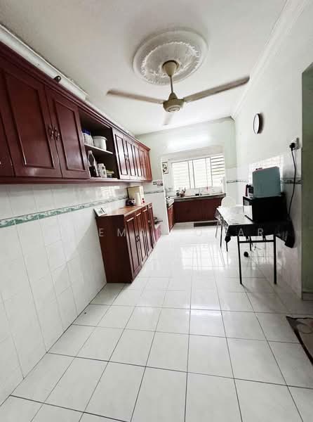 Rumah Teres 2 Tingkat untuk Dijual di Seksyen 19 (Shah Alam) - Hazeman Omar - Kitchen - PropertyGuru.com.my