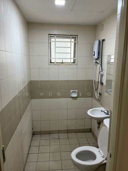 Kondominium untuk Disewa di Kinrara Mas - Ng Hon Keong - Bathroom - PropertyGuru.com.my