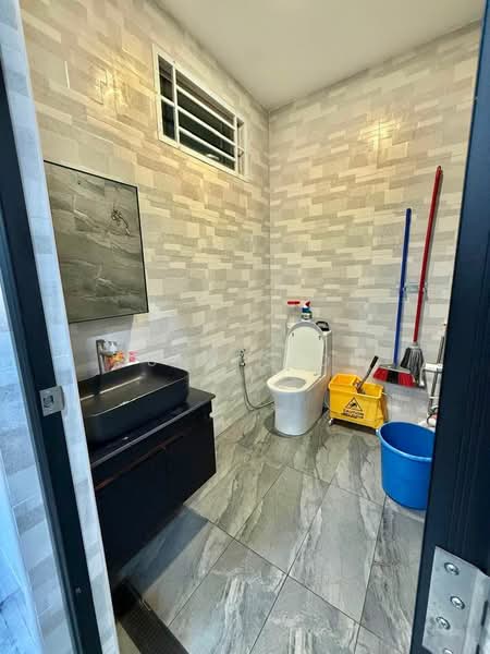 Rumah Teres 2 Tingkat untuk Dijual di Taman Scientex Senai (Senai) - Suny Sior - Bathroom - PropertyGuru.com.my