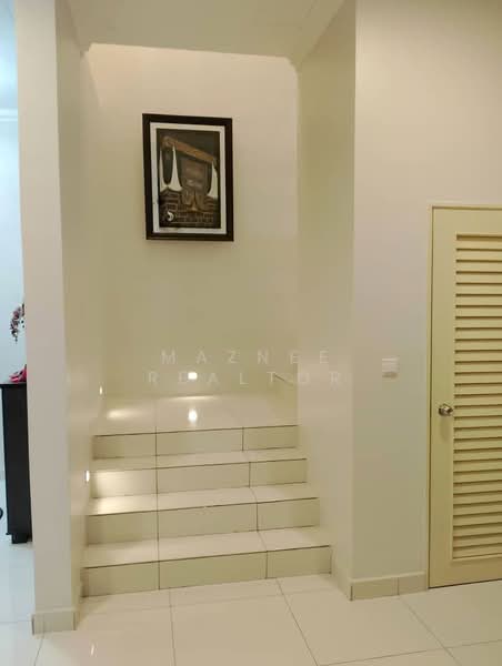 3-storey Terraced House for Sale in Tiara South (Semenyih) - Maznee Realtor - PropertyGuru.com.my