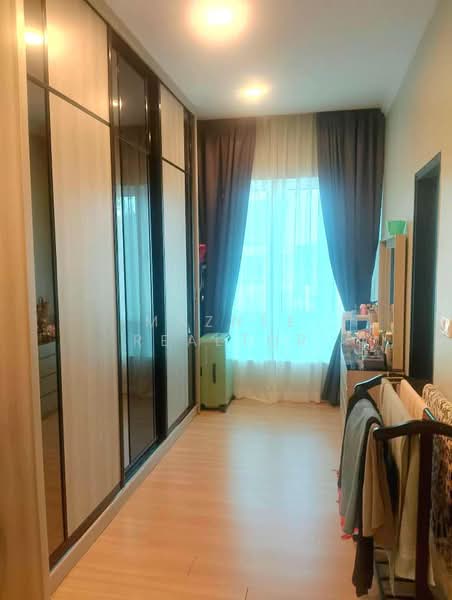 3-storey Terraced House for Sale in Tiara South (Semenyih) - Maznee Realtor - PropertyGuru.com.my