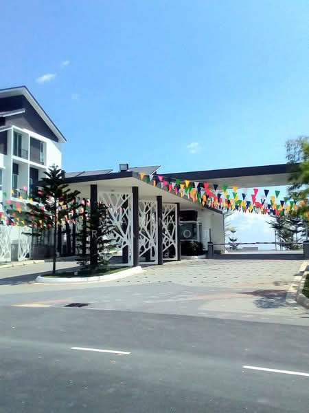 3-storey Terraced House for Sale in Tiara South (Semenyih) - Maznee Realtor - PropertyGuru.com.my