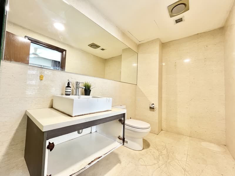 Servis Apartment untuk Disewa di Regalia Residence - Kin CK - Bathroom - PropertyGuru.com.my