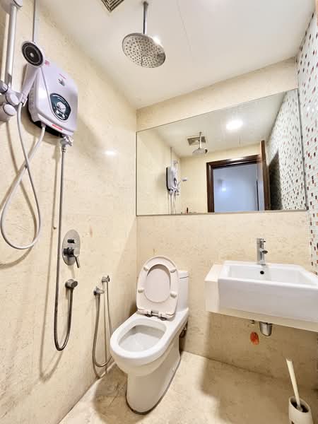 Servis Apartment untuk Disewa di Regalia Residence - Kin CK - Bathroom - PropertyGuru.com.my