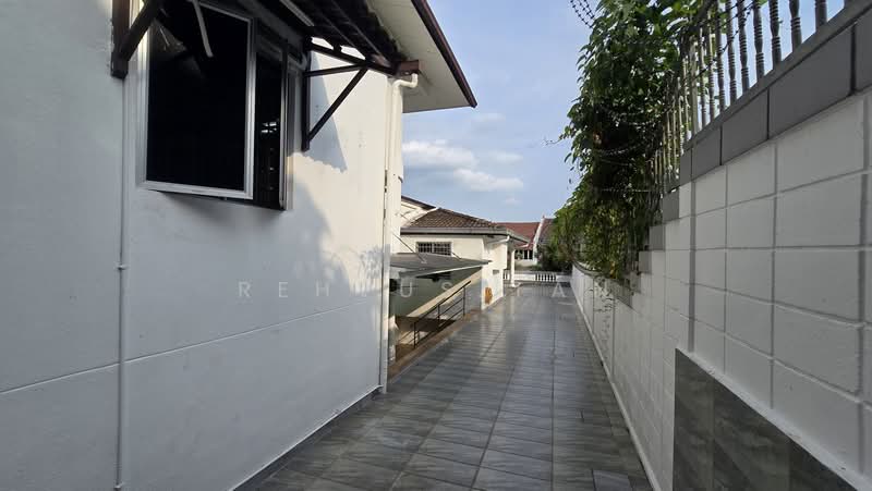 Rumah Banglo untuk Dijual di Taman Taynton View (Cheras) - Rehvus Tan - Exterior - PropertyGuru.com.my