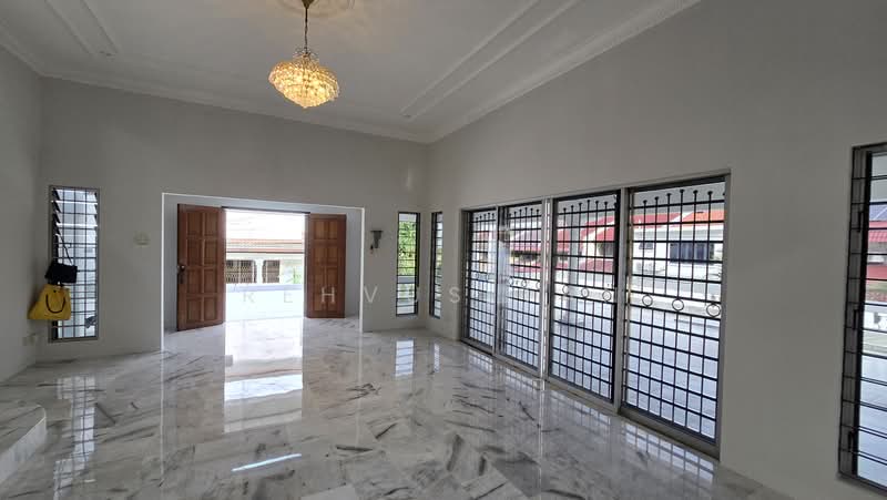 Rumah Banglo untuk Dijual di Taman Taynton View (Cheras) - Rehvus Tan - Living Room - PropertyGuru.com.my