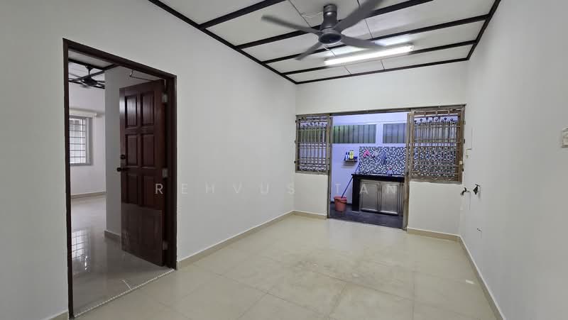 Rumah Banglo untuk Dijual di Taman Taynton View (Cheras) - Rehvus Tan - Kitchen - PropertyGuru.com.my