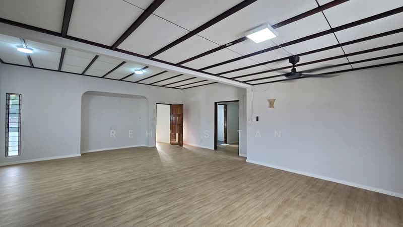 Rumah Banglo untuk Dijual di Taman Taynton View (Cheras) - Rehvus Tan - Living Room - PropertyGuru.com.my
