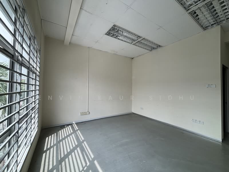 Shop / Office for Sale in Subang Jaya (Selangor) - Renvin KAUR SIDHU - Interior - PropertyGuru.com.my