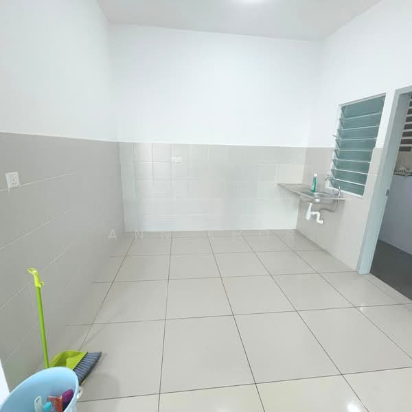 Servis Apartment untuk Disewa di Palm Garden - Ann Khor - Kitchen - PropertyGuru.com.my