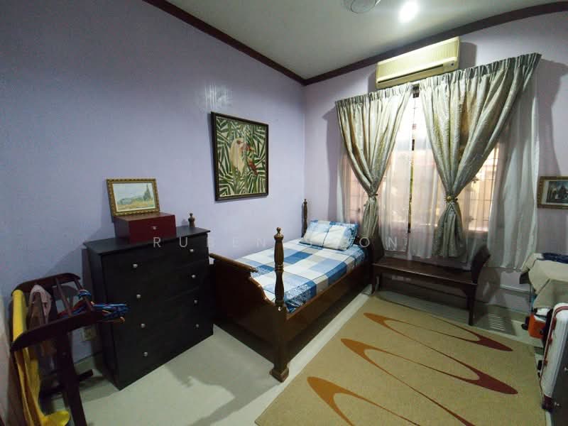 Rumah Teres 2 Tingkat untuk Dijual di Seksyen 4 (Kota Damansara) - RUBEN SOON - Bedroom - PropertyGuru.com.my