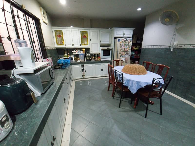 Rumah Teres 2 Tingkat untuk Dijual di Seksyen 4 (Kota Damansara) - RUBEN SOON - Kitchen - PropertyGuru.com.my