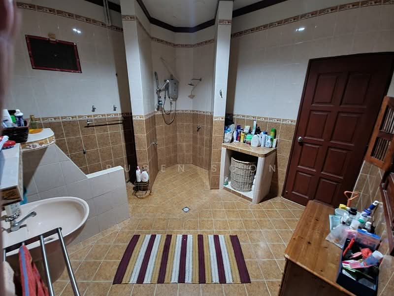 Rumah Teres 2 Tingkat untuk Dijual di Seksyen 4 (Kota Damansara) - RUBEN SOON - Bathroom - PropertyGuru.com.my