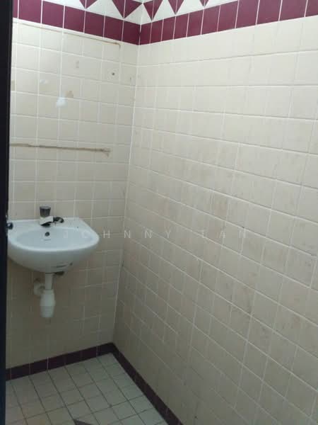 Shop / Office for Rent in Kota Damansara (Selangor) - Johnny Tan - Bathroom - PropertyGuru.com.my