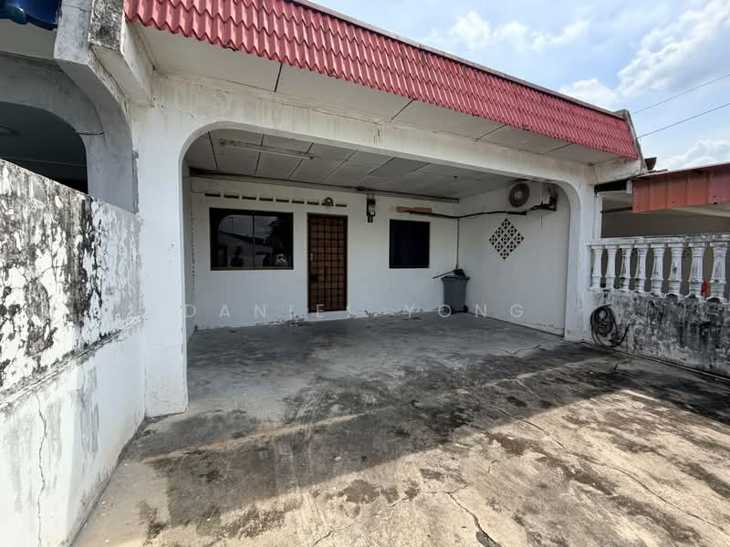 1-storey Terraced House for Sale in Taman Universiti (Skudai) - Daniel Yong - Exterior - PropertyGuru.com.my