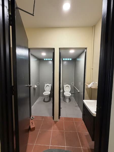 Shop / Office for Rent in Kawasan Perindustrian Teras Jaya (Butterworth) - Joy Khor - Bathroom - PropertyGuru.com.my