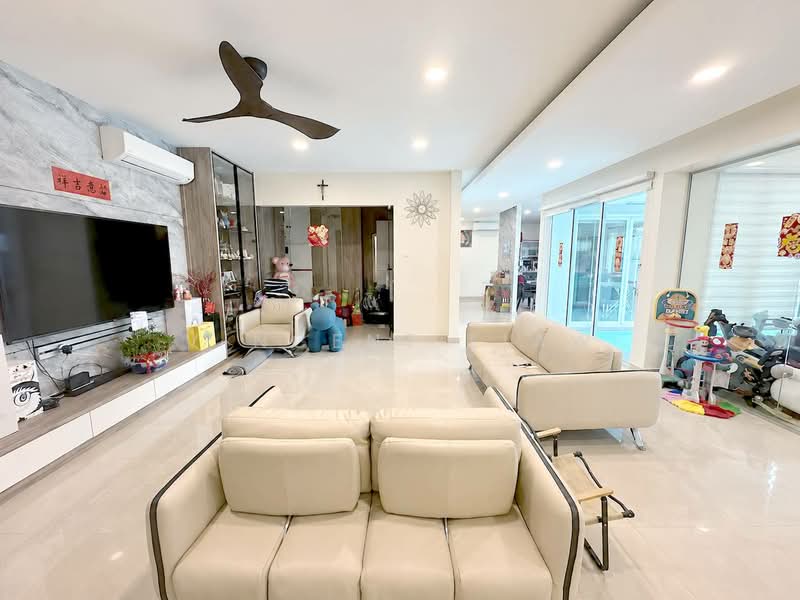 Rumah Berkembar untuk Dijual di Damansara Idaman (Ara Damansara) - Vincent Liaw - Living Room - PropertyGuru.com.my