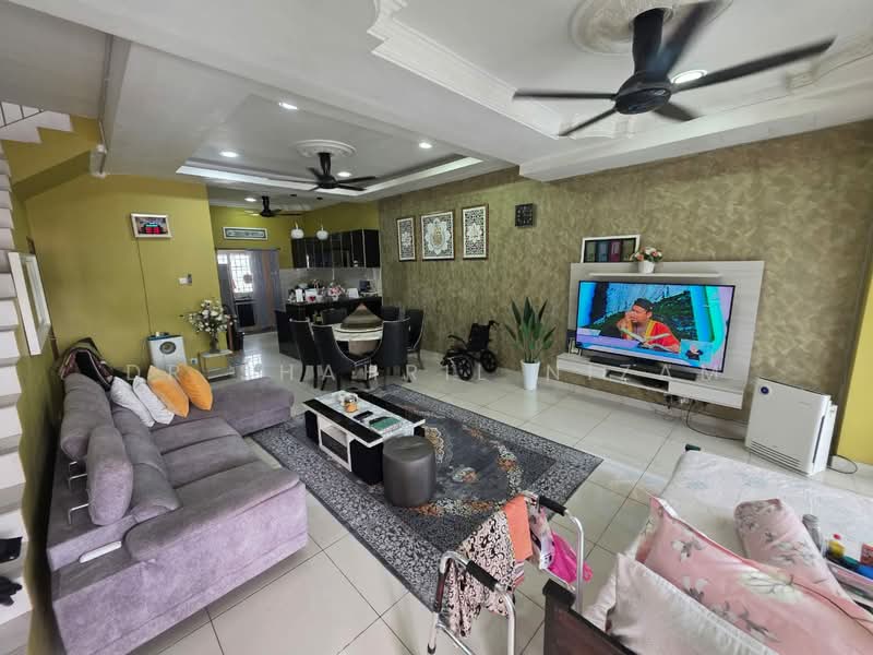 Terraced House for Sale in Bandar Puteri Klang (Klang) - Dr Shahril Nizam - Living Room - PropertyGuru.com.my