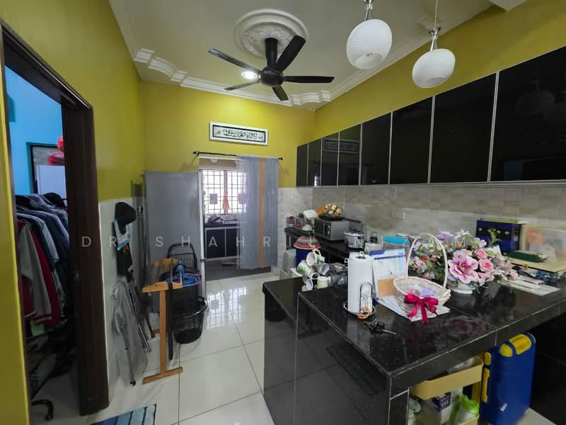 Terraced House for Sale in Bandar Puteri Klang (Klang) - Dr Shahril Nizam - Kitchen - PropertyGuru.com.my